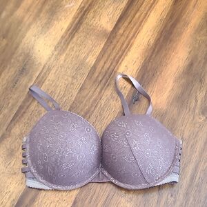 VICTORIA'S SECRET LACE PUSH UP BRA size 34DD